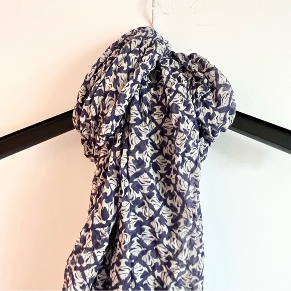 JCREW FISH PRINT PURPLE SCARF - Picture 7 of 8